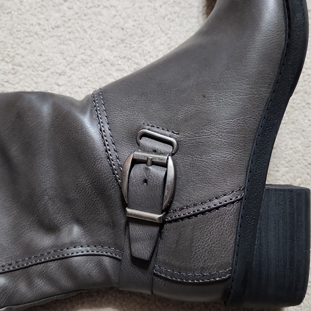 Bare Traps Riding Boot - Size 7.5 -Gray - Picture 5 of 16